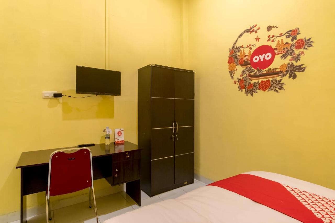 Oyo 447 Hutasimo Residence Medan Exterior foto